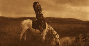 Indianaren: tradisjonell, teppekledd og avvæpna?