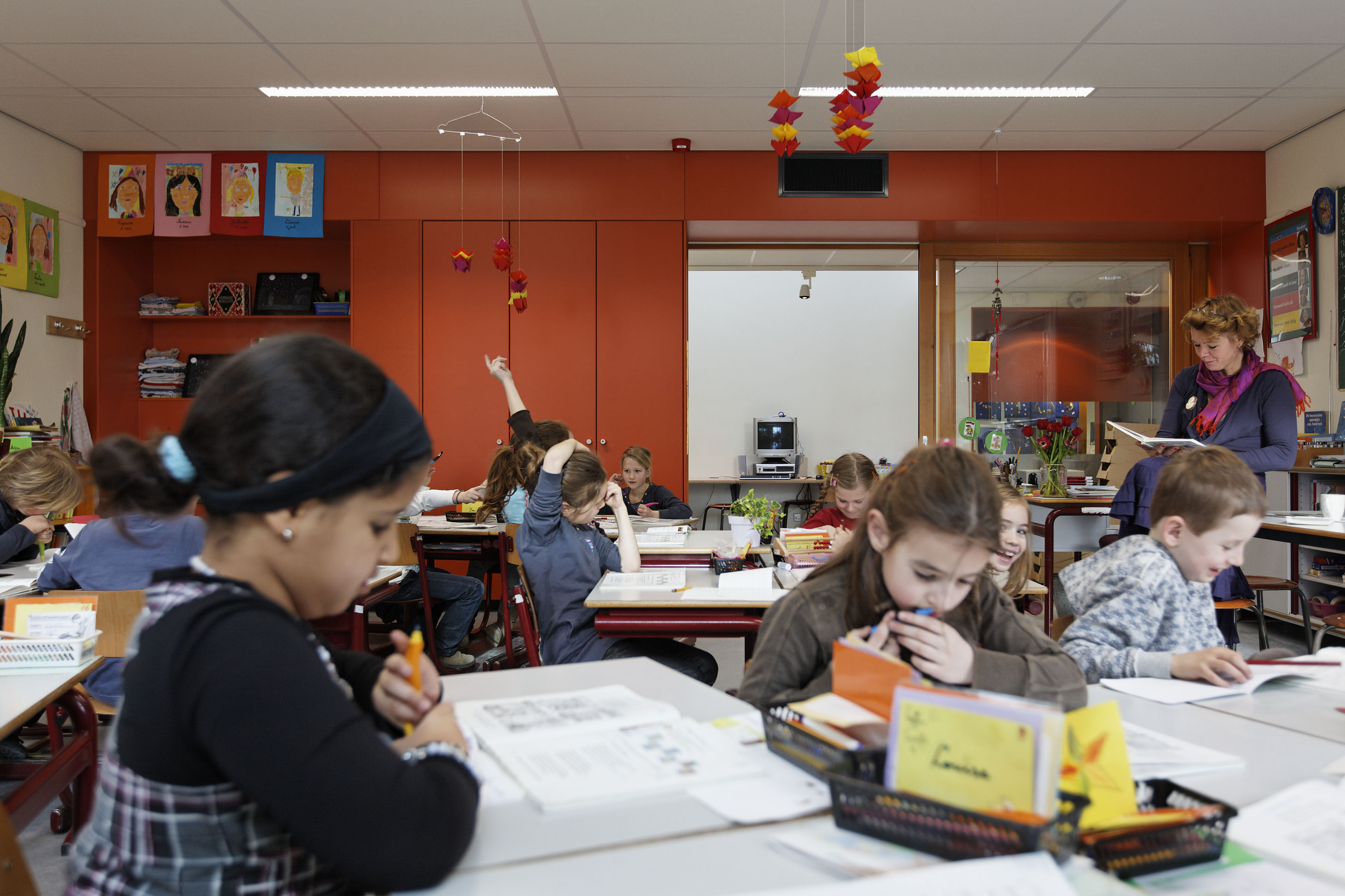 Elever bør i første rekke utdannes til å bli gode samfunnsborgere, mener artikkelforfatter. Foto: Atelier Pro/Jannes Linders, Flickr